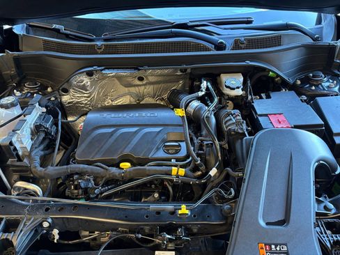 Used 2025 Chevrolet Trax LT image 31