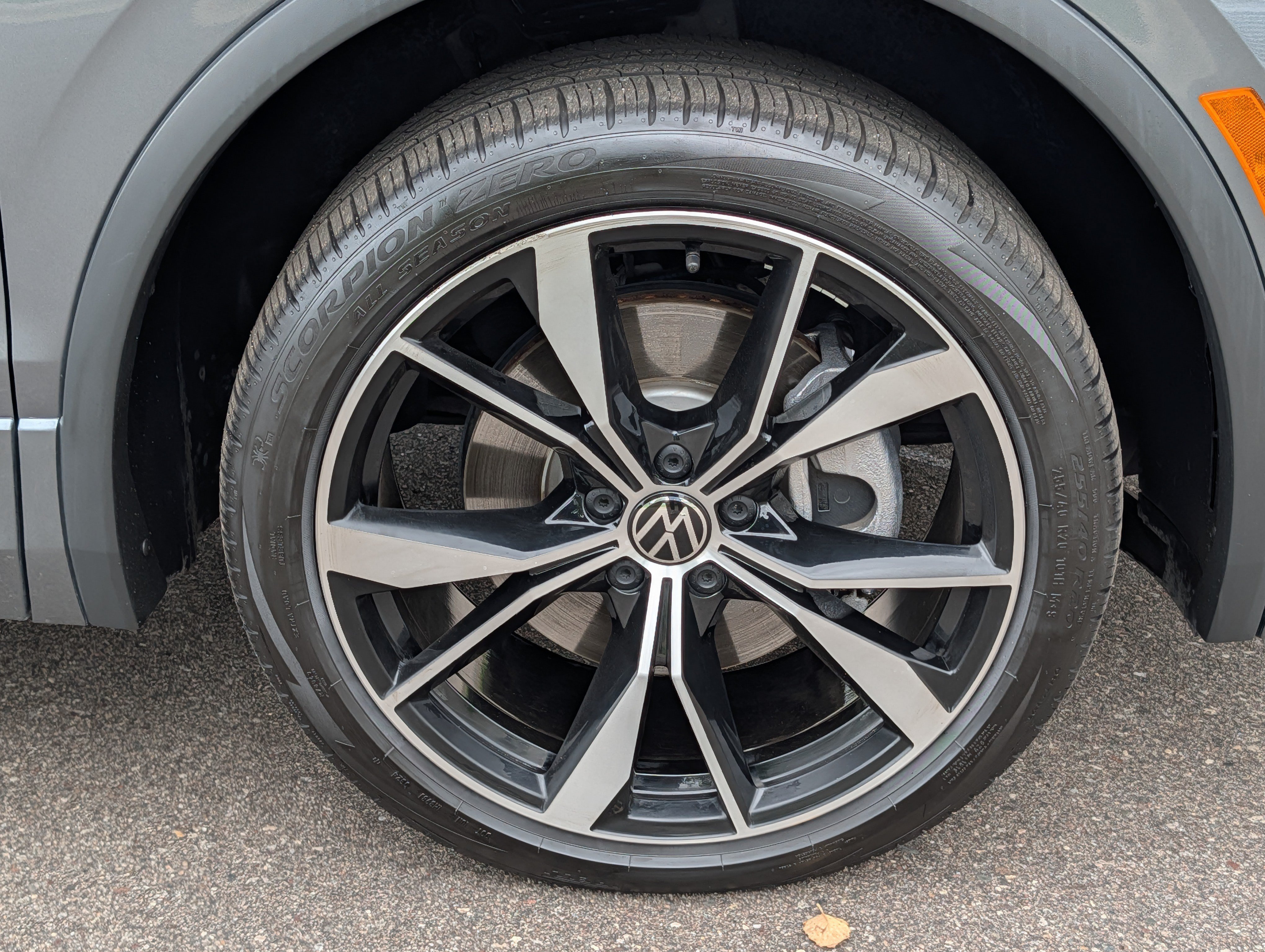 Certified 2024 Volkswagen Tiguan SEL R-Line w/ MDO Package, Two-Row AWD/4WD image 15