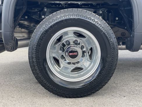 Used 2020 GMC Sierra 3500 Denali w/ Technology Package AWD/4WD image 29