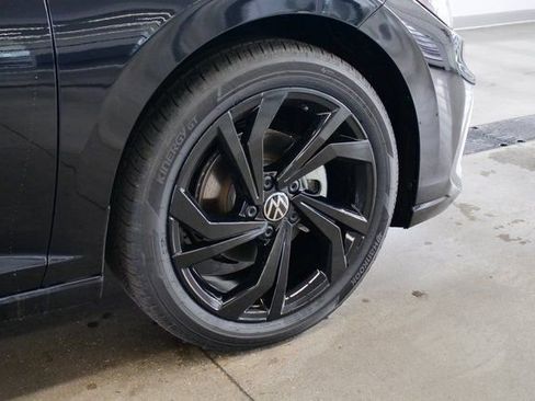 New 2026 Volkswagen Jetta SE image 8