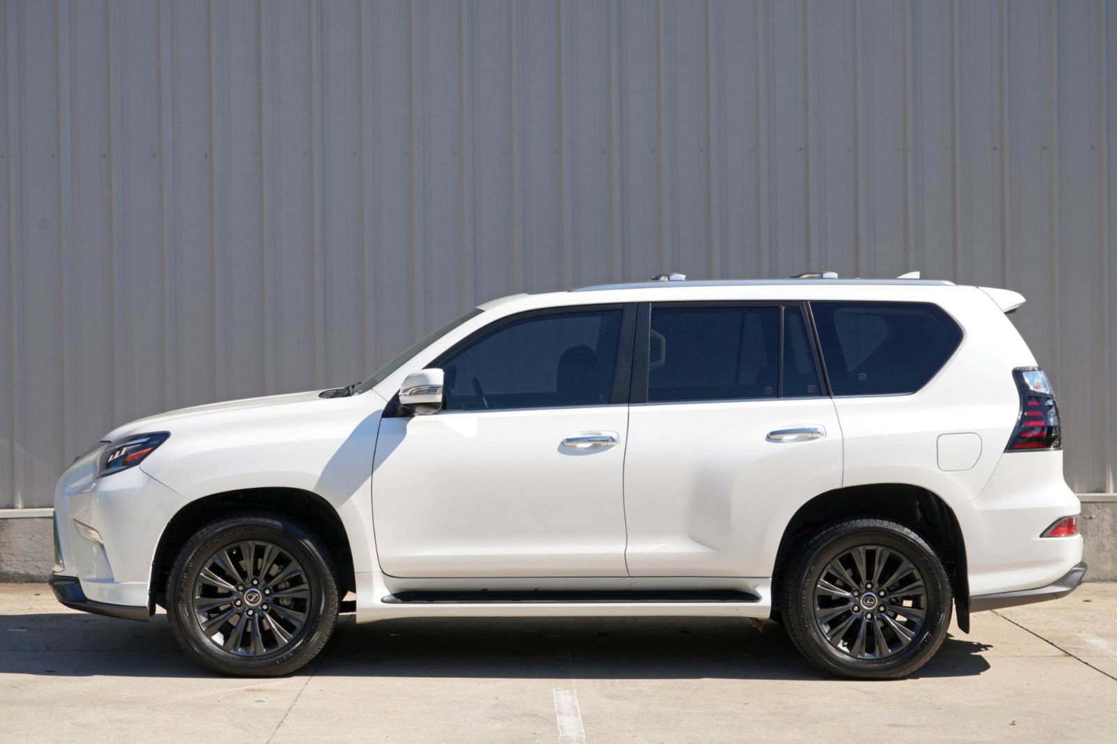 Used 2023 Lexus GX 460 Premium w/ Accessory Package AWD/4WD image 54