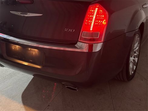 Used 2014 Chrysler 300 Uptown Edition w/ Quick Order Package 22M image 29