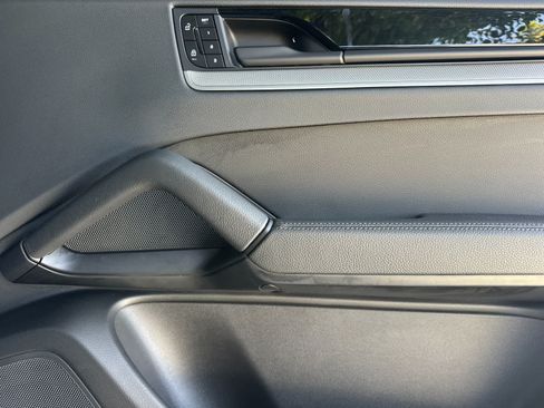 Certified 2026 Porsche Cayenne AWD/4WD image 19