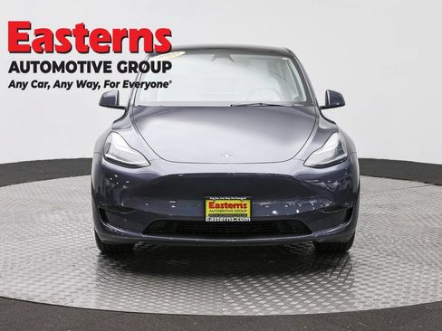 Used 2023 Tesla Model Y AWD image 2