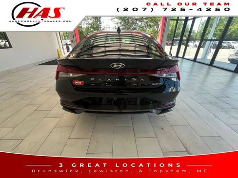 Used 2023 Hyundai Elantra Limited w/ Cargo Package FWD image 5
