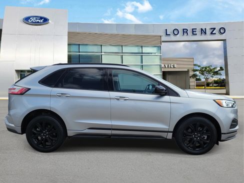 Used 2022 Ford Edge SE w/ Black Appearance Package AWD/4WD image 4