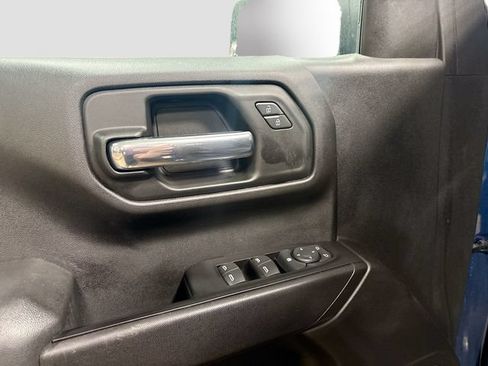 Used 2019 Chevrolet Silverado 1500 Custom Trail Boss w/ Custom Convenience Package AWD/4WD image 15