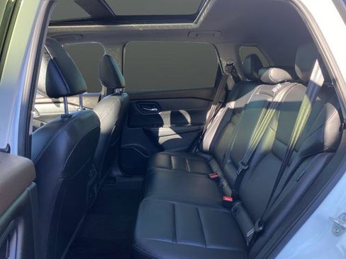 Used 2023 Nissan Rogue SL AWD/4WD image 28