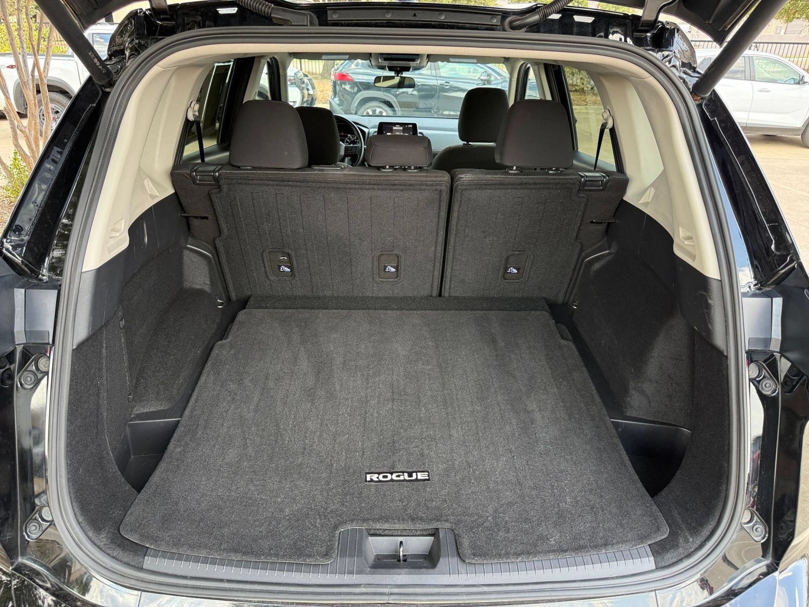Used 2026 Nissan Rogue SV AWD/4WD image 32