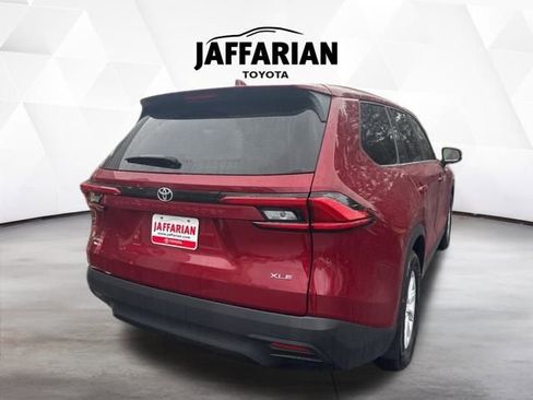 Certified 2024 Toyota Grand Highlander XLE image 7