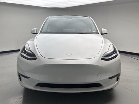 Used 2023 Tesla Model Y Long Range AWD/4WD image 8