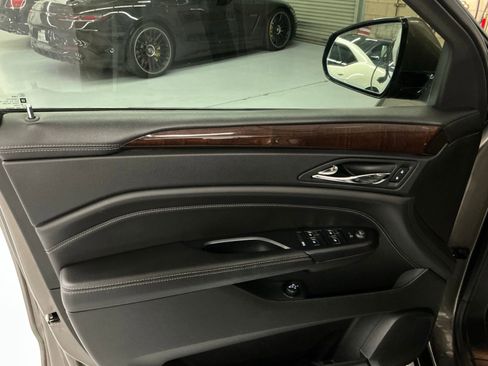 Used 2014 Cadillac SRX Premium image 16
