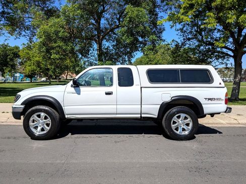 Used 2002 Toyota Tacoma 4x4 Xtracab V6 w/ SR5 Pkg w/ Chrome Pkg image 2