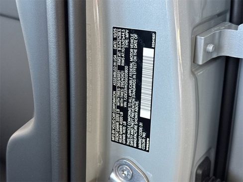 New 2025 Volvo EX90 Plus image 28