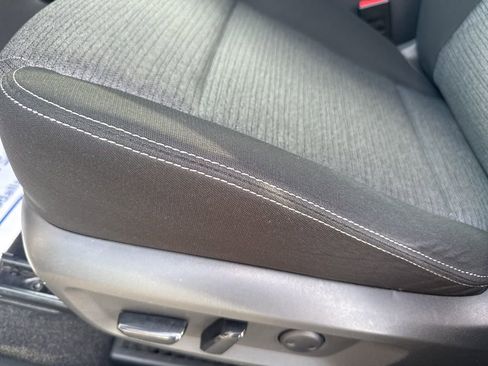 Used 2023 Nissan Rogue SV image 17