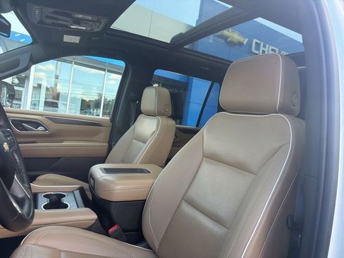 Used 2023 Chevrolet Tahoe Premier AWD/4WD image 4