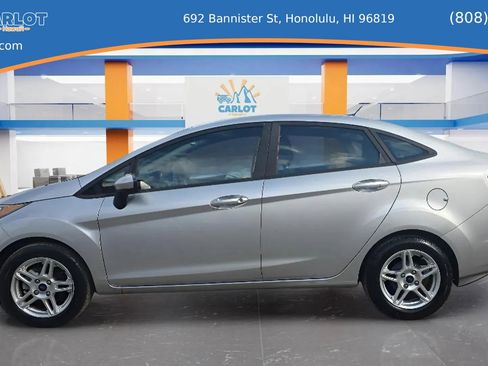 Used 2018 Ford Fiesta SE image 5