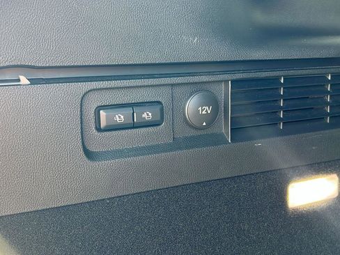 Used 2023 Lincoln Nautilus Reserve w/ Equipment Group 201A image 17