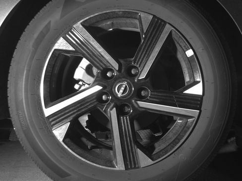 Used 2025 Nissan Sentra SV FWD image 15