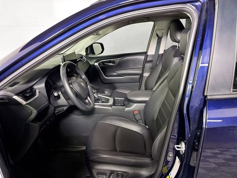 Used 2023 Toyota RAV4 XLE Premium image 11