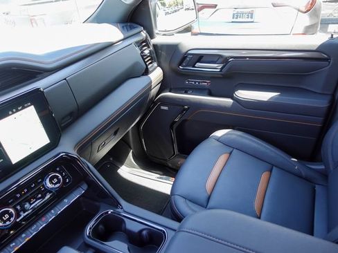Used 2025 GMC Sierra 1500 AT4 w/ AT4 Premium Package AWD/4WD image 25
