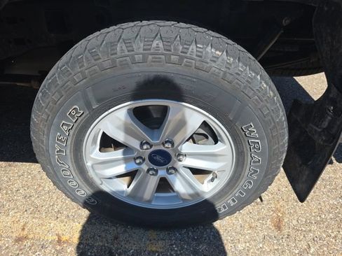 Used 2018 Ford F150 XLT AWD/4WD image 3