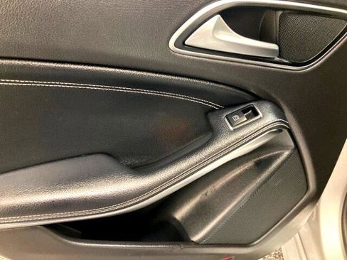 Used 2018 Mercedes-Benz CLA 250 image 35