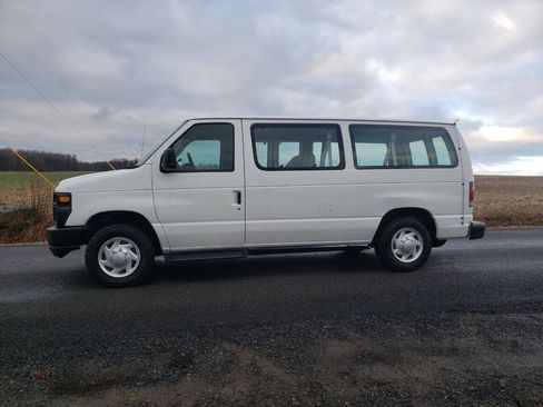 Used 2011 Ford E-150 and Econoline 150 Wagon w/ PWR Windows & Locks Group RWD image 3