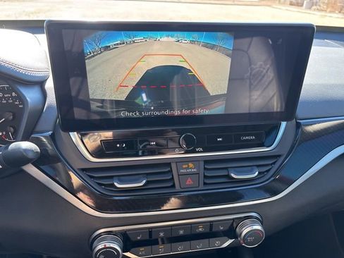 Certified 2024 Nissan Altima 2.5 SR w/ SR Premium Package image 18