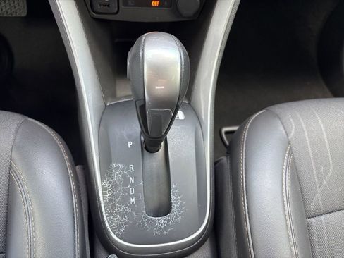 Used 2022 Chevrolet Trax LT w/ Midnight Edition FWD image 30