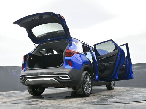 Used 2021 Kia Seltos S image 49