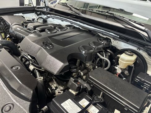 Used 2021 Toyota 4Runner SR5 Premium image 9