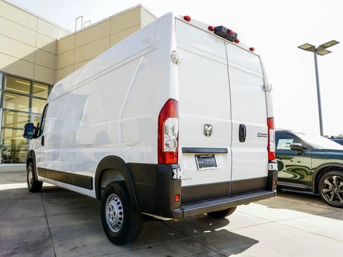 Used 2024 RAM ProMaster 2500 w/ Premium Convenience Group FWD image 11