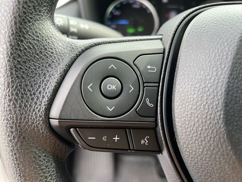 Used 2022 Toyota RAV4 XLE image 11