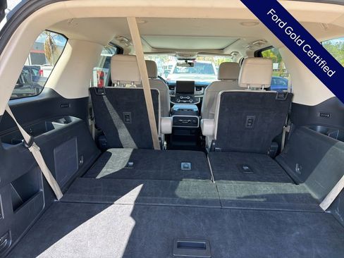 Used 2023 Ford Expedition Limited image 19