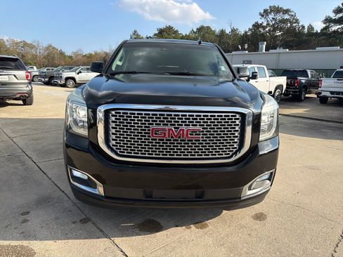 Used 2015 GMC Yukon Denali w/ Premium Package image 10