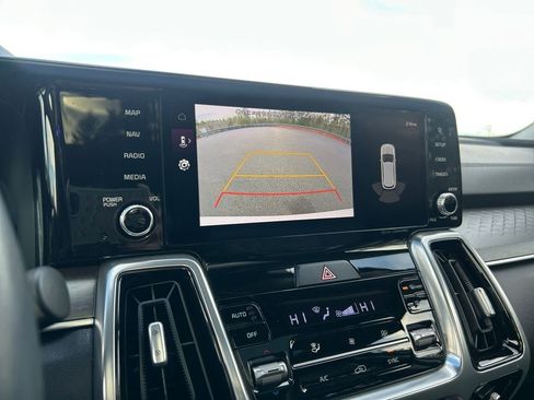 Used 2023 Kia Sorento SX image 19