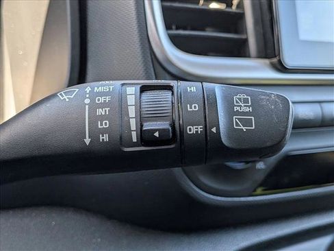 Used 2020 Hyundai Venue SEL w/ Convenience Package image 11