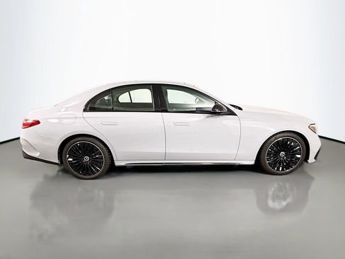 Used 2024 Mercedes-Benz E 350 4MATIC Sedan w/ MBUS Superscreen Package image 8