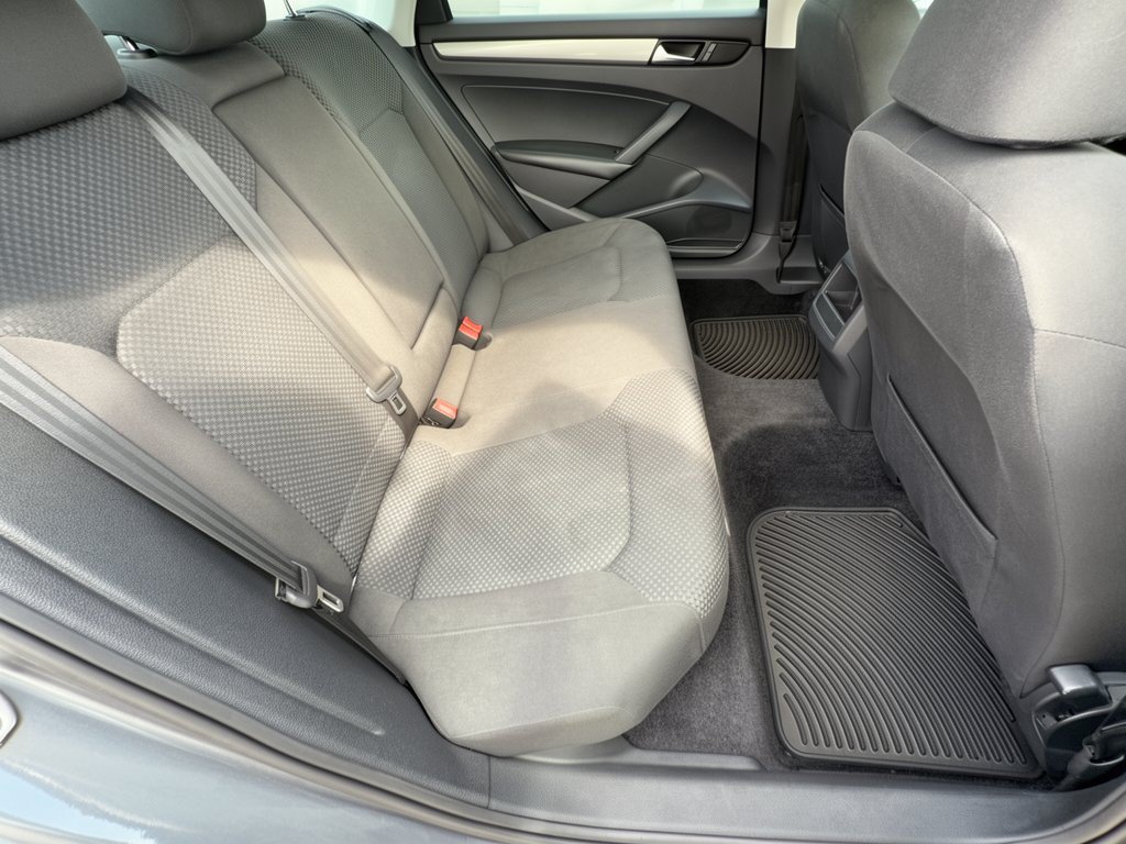 Used 2013 Volkswagen Passat 2.5 S FWD image 29