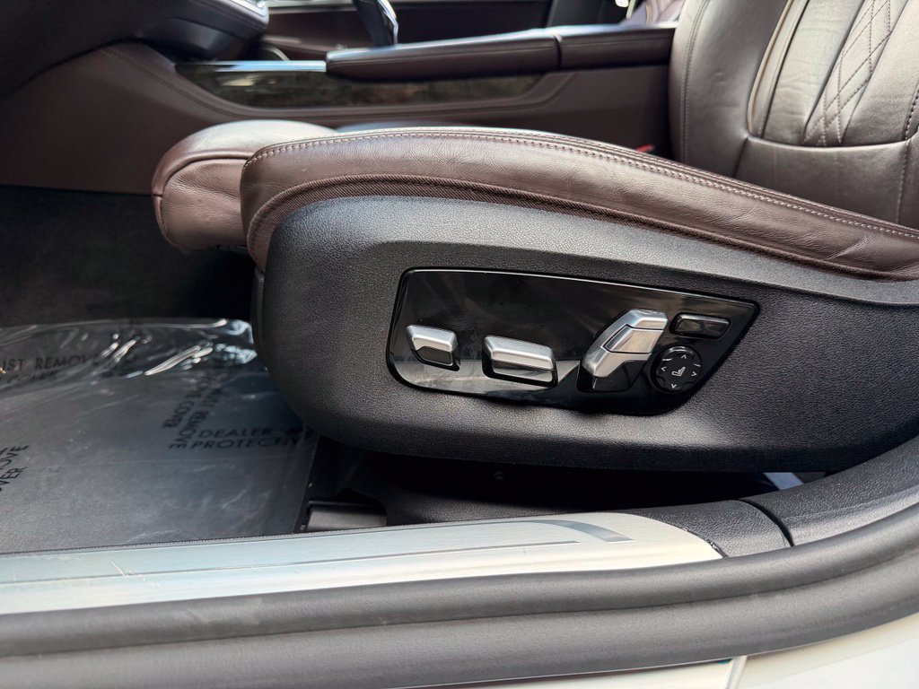 Used 2022 BMW 740i w/ M Sport Package RWD image 25