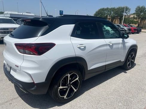 Used 2023 Chevrolet TrailBlazer RS w/ Convenience Package FWD image 3