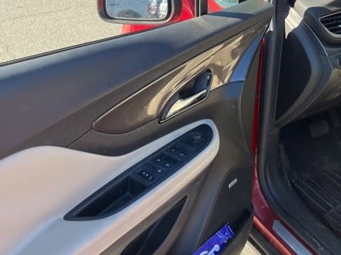 Used 2017 Buick Encore Premium w/ Experience Buick Package image 5