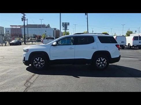 Certified 2023 GMC Acadia SLT image 5