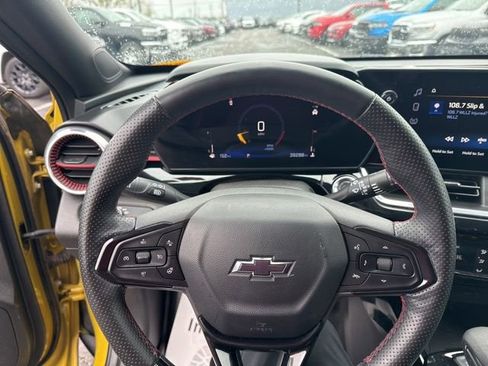 Used 2024 Chevrolet Trax RS w/ Sunroof Package FWD image 15