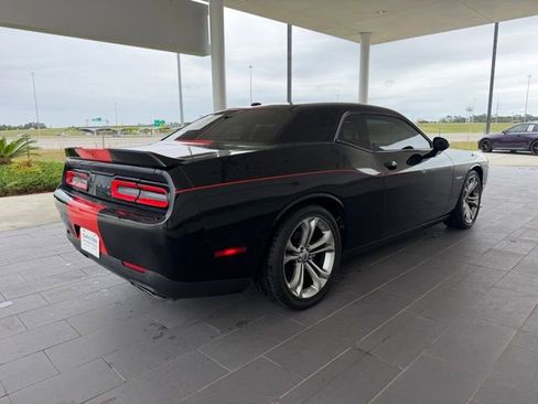 Used 2022 Dodge Challenger R/T RWD image 6