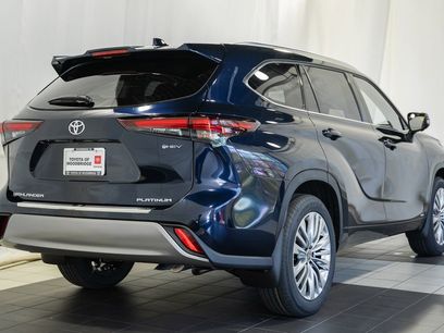 New 2026 Toyota Highlander Platinum