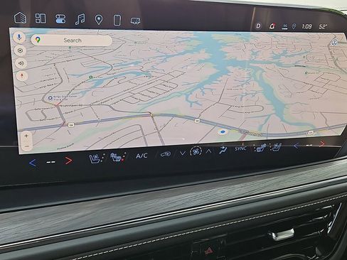 New 2025 Chevrolet Suburban Premier image 12