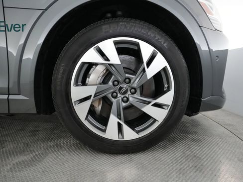 Used 2022 Audi e-tron Premium w/ Convenience Plus Package image 20