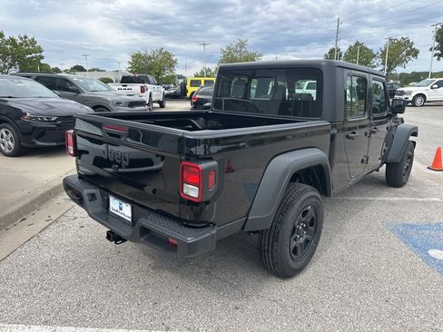 New 2025 Jeep Gladiator Sport image 27